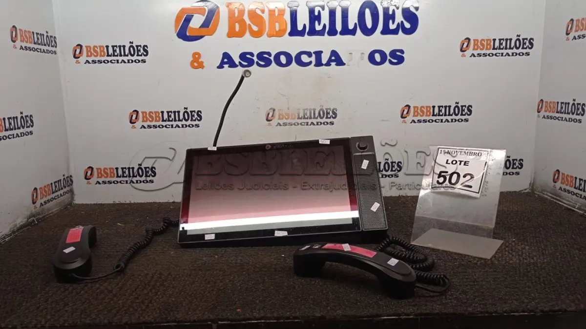 LOTE 502 - 01 EQUIPAMENTO DE VIDEOCONFERÊNCIA. (NO ESTADO) ATENÇÃO! FAZER A VISITAÇÃO ANTES DE ARREMATAR, NÃO SABEMOS SE FUNCIONA, LEILÃO NÃO TEM GARANTIA E NEM DEVOLUÇÃO, SUJEITO A POSSÍVEIS AVARIAS VISÍVEIS/OCULTAS E/OU AUSÊNCIA DE COMPONENTES.