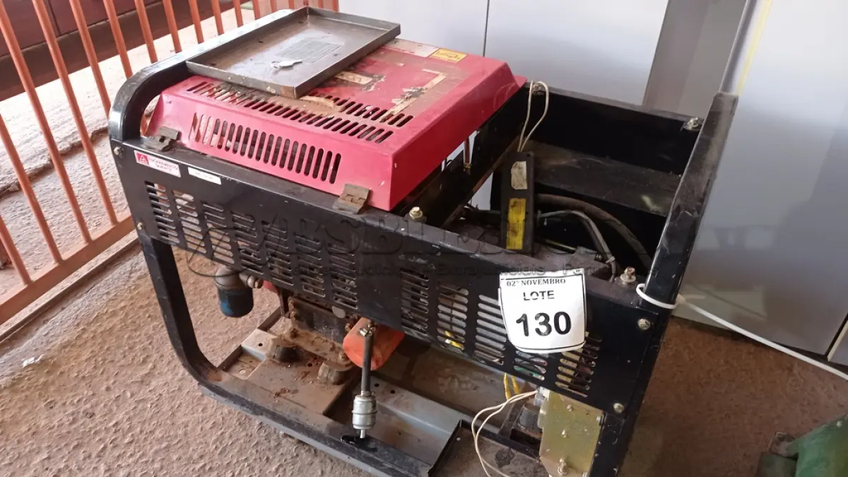 LOTE 130 - 01 GERADOR A DIESEL MODELO MDG-12E3 MARCA MOTOMIL. (NO ESTADO) ATENÇÃO! FAZER A VISITAÇÃO ANTES DE ARREMATAR, NÃO SABEMOS SE FUNCIONA, LEILÃO NÃO TEM GARANTIA E NEM DEVOLUÇÃO, SUJEITO A POSSÍVEIS AVARIAS VISÍVEIS/OCULTAS E/OU AUSÊNCIA DE COMPONENTES.