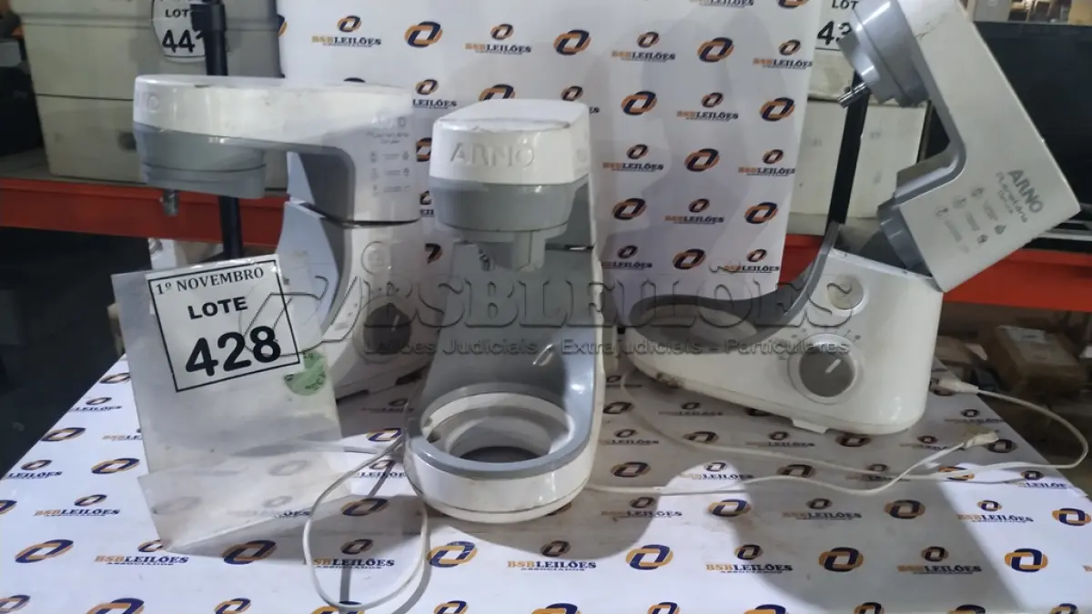 LOTE 428 - 03 BATEDEIRAS MARCA ARNO INCOMPLETAS. (NO ESTADO) ATENÇÃO! FAZER A VISITAÇÃO ANTES DE ARREMATAR, NÃO SABEMOS SE FUNCIONA, LEILÃO NÃO TEM GARANTIA E NEM DEVOLUÇÃO, SUJEITO A POSSÍVEIS AVARIAS VISÍVEIS/OCULTAS E/OU AUSÊNCIA DE COMPONENTES.