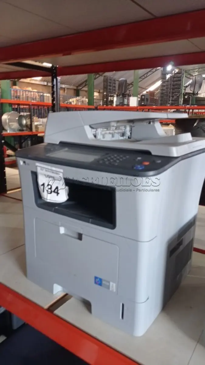 LOTE 134 - 01 IMPRESSORA MULTIFUNCIONAL MODELO SCX-5835NX MARCA SAMSUNG. (NO ESTADO) ATENÇÃO! FAZER A VISITAÇÃO ANTES DE ARREMATAR, NÃO SABEMOS SE FUNCIONA, LEILÃO NÃO TEM GARANTIA E NEM DEVOLUÇÃO, SUJEITO A POSSÍVEIS AVARIAS VISÍVEIS/OCULTAS E/OU AUSÊNCIA DE COMPONENTES.