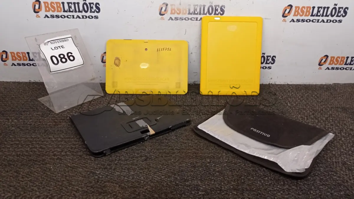 LOTE 086 - 02 TABLETS MARCA POSITIVO COM CAPA. (NO ESTADO) ATENÇÃO! FAZER A VISITAÇÃO ANTES DE ARREMATAR, NÃO SABEMOS SE FUNCIONA, LEILÃO NÃO TEM GARANTIA E NEM DEVOLUÇÃO, SUJEITO A POSSÍVEIS AVARIAS VISÍVEIS/OCULTAS E/OU AUSÊNCIA DE COMPONENTES.