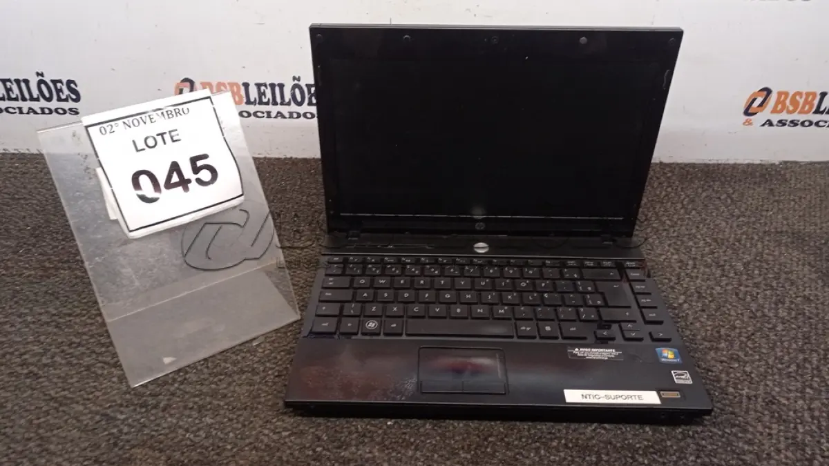 LOTE 045 - 01 NOTEBOOK MARCA HP. (NO ESTADO) ATENÇÃO! FAZER A VISITAÇÃO ANTES DE ARREMATAR, NÃO SABEMOS SE FUNCIONA, LEILÃO NÃO TEM GARANTIA E NEM DEVOLUÇÃO, SUJEITO A POSSÍVEIS AVARIAS VISÍVEIS/OCULTAS E/OU AUSÊNCIA DE COMPONENTES.