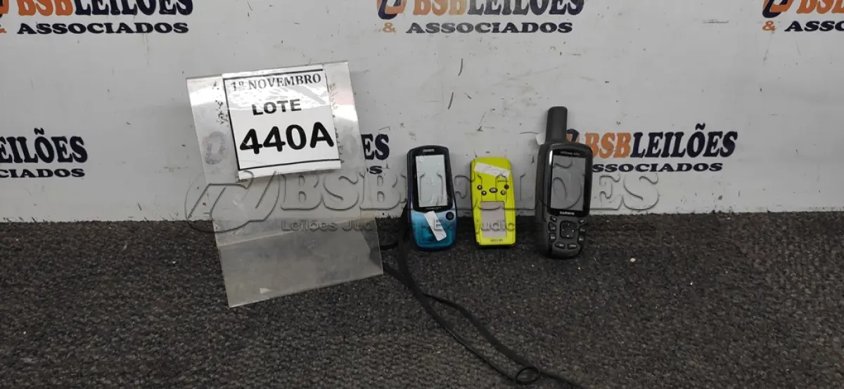LOTE 440 - 03 GPS MARCA GARMIN MODELOS DIVERSOS. (NO ESTADO) ATENÇÃO! FAZER A VISITAÇÃO ANTES DE ARREMATAR, NÃO SABEMOS SE FUNCIONA, LEILÃO NÃO TEM GARANTIA E NEM DEVOLUÇÃO, SUJEITO A POSSÍVEIS AVARIAS VISÍVEIS/OCULTAS E/OU AUSÊNCIA DE COMPONENTES.