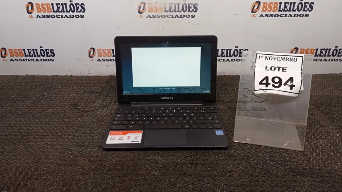 LOTE 494 - 01 NOTEBOOK TELA 11.6’’ 2GB DE MEMÓRIA MARCA SAMSUNG. (NO ESTADO) ATENÇÃO! FAZER A VISITAÇÃO ANTES DE ARREMATAR, NÃO SABEMOS SE FUNCIONA, LEILÃO NÃO TEM GARANTIA E NEM DEVOLUÇÃO, SUJEITO A POSSÍVEIS AVARIAS VISÍVEIS/OCULTAS E/OU AUSÊNCIA DE COMPONENTES.