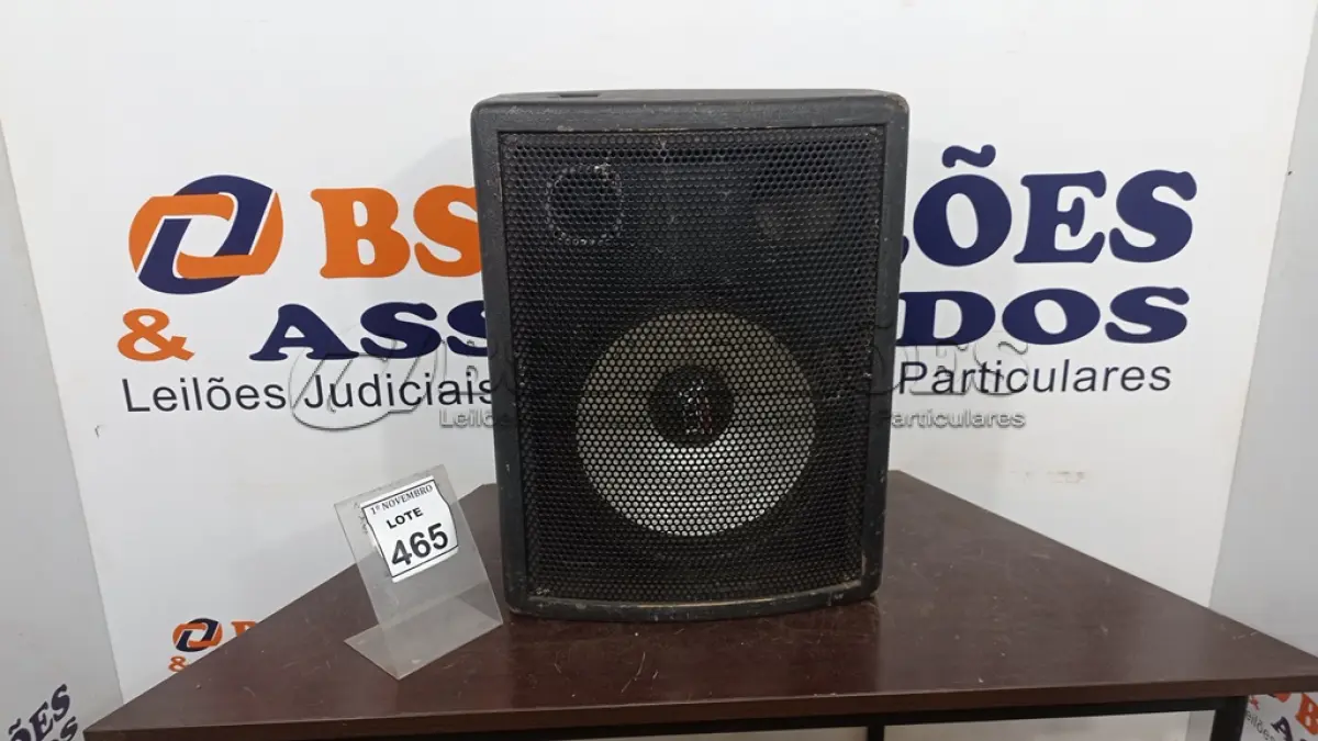 LOTE 465 - 01 CAIXA DE SOM PROFISSIONAL. (NO ESTADO) ATENÇÃO! FAZER A VISITAÇÃO ANTES DE ARREMATAR, NÃO SABEMOS SE FUNCIONA, LEILÃO NÃO TEM GARANTIA E NEM DEVOLUÇÃO, SUJEITO A POSSÍVEIS AVARIAS VISÍVEIS/OCULTAS E/OU AUSÊNCIA DE COMPONENTES.