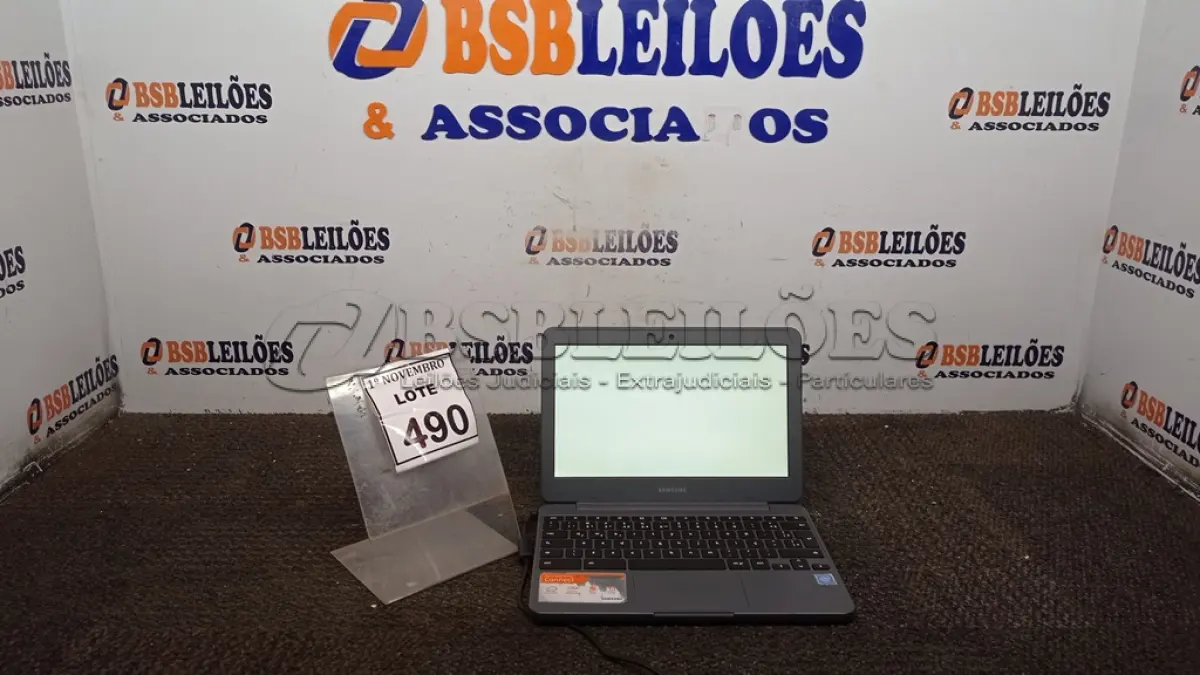LOTE 490 - 01 NOTEBOOK TELA 11.6’’ 2GB DE MEMÓRIA MARCA SAMSUNG. (NO ESTADO) ATENÇÃO! FAZER A VISITAÇÃO ANTES DE ARREMATAR, NÃO SABEMOS SE FUNCIONA, LEILÃO NÃO TEM GARANTIA E NEM DEVOLUÇÃO, SUJEITO A POSSÍVEIS AVARIAS VISÍVEIS/OCULTAS E/OU AUSÊNCIA DE COMPONENTES.
