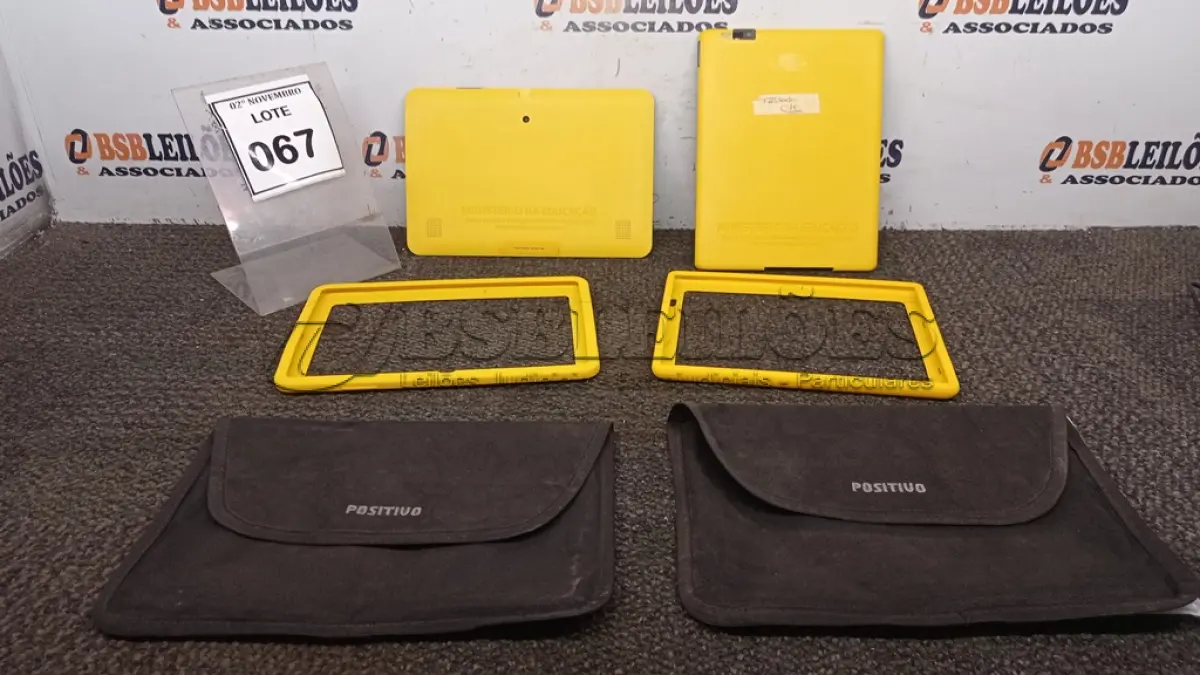 LOTE 067 - 02 TABLETS MARCA POSITIVO COM CAPA. (NO ESTADO) ATENÇÃO! FAZER A VISITAÇÃO ANTES DE ARREMATAR, NÃO SABEMOS SE FUNCIONA, LEILÃO NÃO TEM GARANTIA E NEM DEVOLUÇÃO, SUJEITO A POSSÍVEIS AVARIAS VISÍVEIS/OCULTAS E/OU AUSÊNCIA DE COMPONENTES.