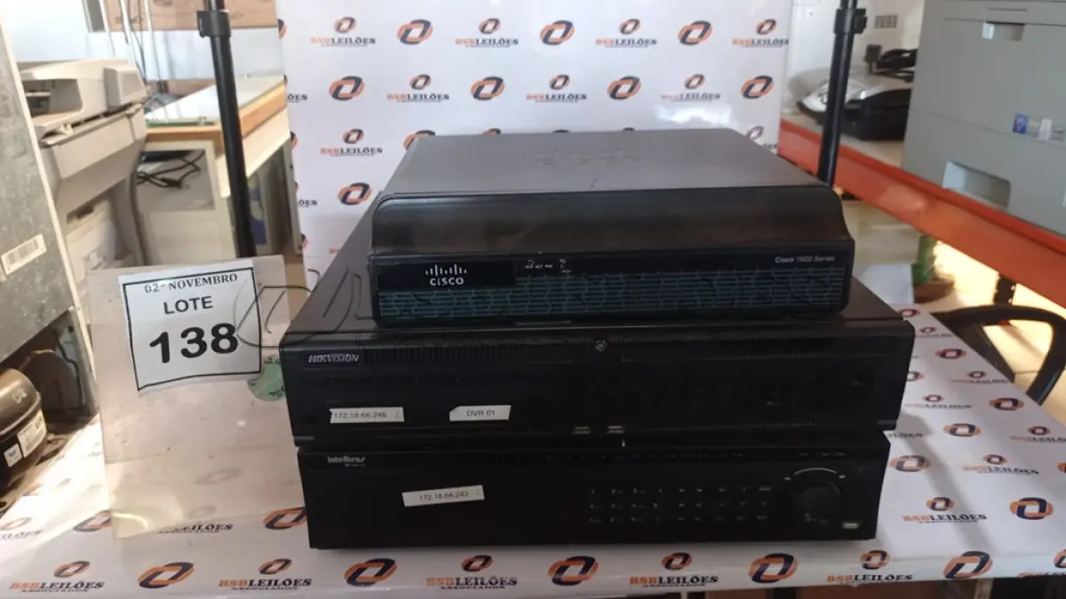 LOTE 138 - 01 ROTEADOR CISCO 1900 SERIES E 02 DVR MARCAS HIKIVISION E INTELBRAS. (NO ESTADO) ATENÇÃO! FAZER A VISITAÇÃO ANTES DE ARREMATAR, NÃO SABEMOS SE FUNCIONA, LEILÃO NÃO TEM GARANTIA E NEM DEVOLUÇÃO, SUJEITO A POSSÍVEIS AVARIAS VISÍVEIS/OCULTAS E/OU AUSÊNCIA DE COMPONENTES.