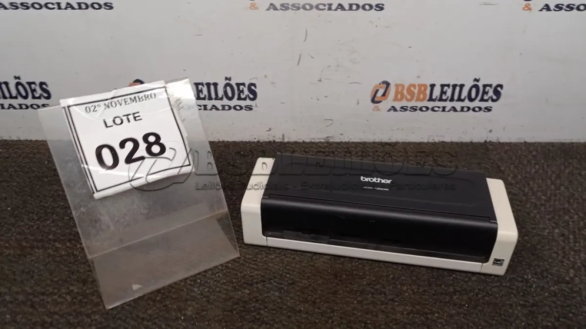 LOTE 028 - 01 SCANNER MODELO ADS-1250W MARCA BROTHER. (NO ESTADO) ATENÇÃO! FAZER A VISITAÇÃO ANTES DE ARREMATAR, NÃO SABEMOS SE FUNCIONA, LEILÃO NÃO TEM GARANTIA E NEM DEVOLUÇÃO, SUJEITO A POSSÍVEIS AVARIAS VISÍVEIS/OCULTAS E/OU AUSÊNCIA DE COMPONENTES.