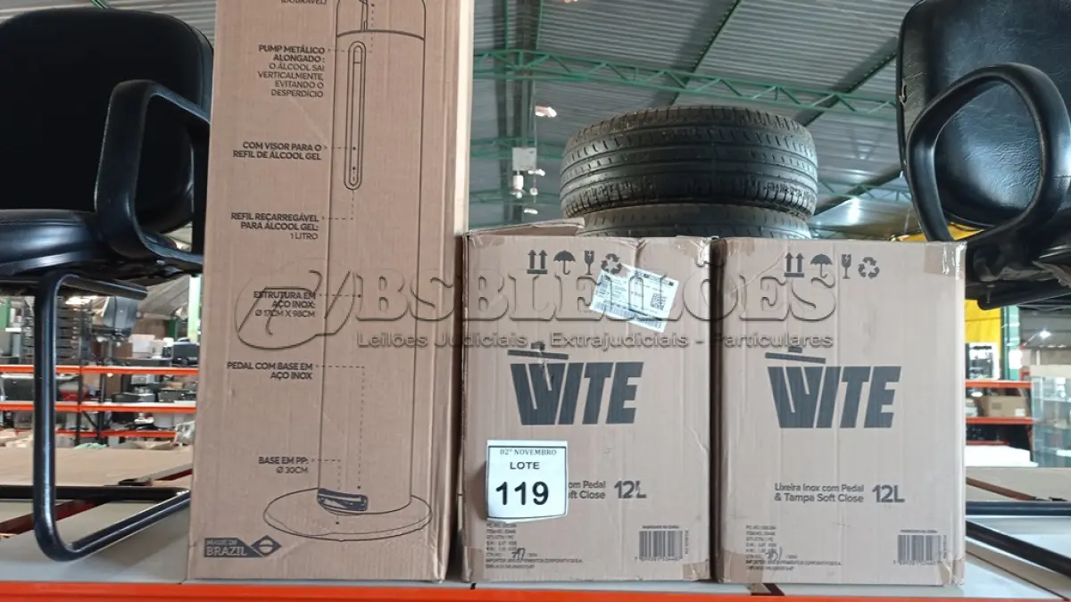 LOTE 119 - 02 LIXEIRAS INOX SEM TAMPA E 01 DISPENSE DE ÁLCOOL EM GEL COM PEDAL. (NO ESTADO) ATENÇÃO! FAZER A VISITAÇÃO ANTES DE ARREMATAR, NÃO SABEMOS SE FUNCIONA, LEILÃO NÃO TEM GARANTIA E NEM DEVOLUÇÃO, SUJEITO A POSSÍVEIS AVARIAS VISÍVEIS/OCULTAS E/OU AUSÊNCIA DE COMPONENTES.