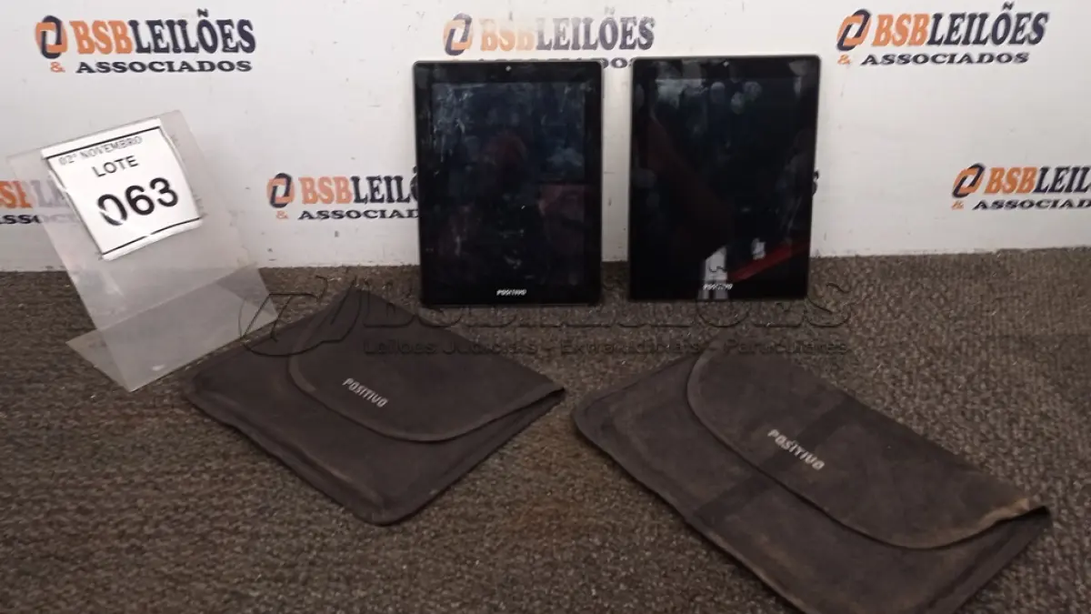 LOTE 063 - 02 TABLETS MARCA POSITIVO COM CAPA. (NO ESTADO) ATENÇÃO! FAZER A VISITAÇÃO ANTES DE ARREMATAR, NÃO SABEMOS SE FUNCIONA, LEILÃO NÃO TEM GARANTIA E NEM DEVOLUÇÃO, SUJEITO A POSSÍVEIS AVARIAS VISÍVEIS/OCULTAS E/OU AUSÊNCIA DE COMPONENTES.