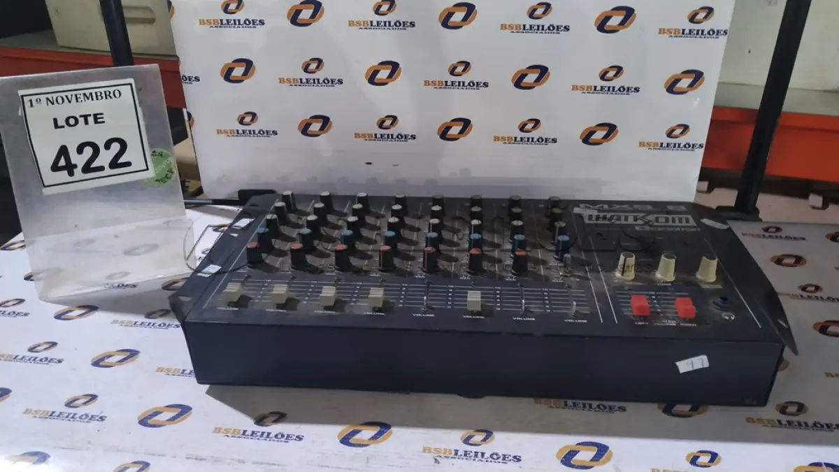 LOTE 422 - 01 MESA DE SOM DE 8 CANAIS MODELO MXS 8 WATTSOM MARCA CICLOTRON. (NO ESTADO) ATENÇÃO! FAZER A VISITAÇÃO ANTES DE ARREMATAR, NÃO SABEMOS SE FUNCIONA, LEILÃO NÃO TEM GARANTIA E NEM DEVOLUÇÃO, SUJEITO A POSSÍVEIS AVARIAS VISÍVEIS/OCULTAS E/OU AUSÊNCIA DE COMPONENTES.