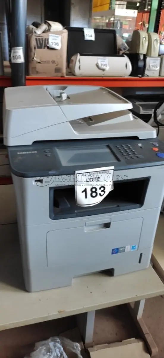 LOTE 183 - 01 IMPRESSORA MULTIFUNCIONAL MODELO SCX-5835NX MARCA SAMSUNG. (NO ESTADO) ATENÇÃO! FAZER A VISITAÇÃO ANTES DE ARREMATAR, NÃO SABEMOS SE FUNCIONA, LEILÃO NÃO TEM GARANTIA E NEM DEVOLUÇÃO, SUJEITO A POSSÍVEIS AVARIAS VISÍVEIS/OCULTAS E/OU AUSÊNCIA DE COMPONENTES.