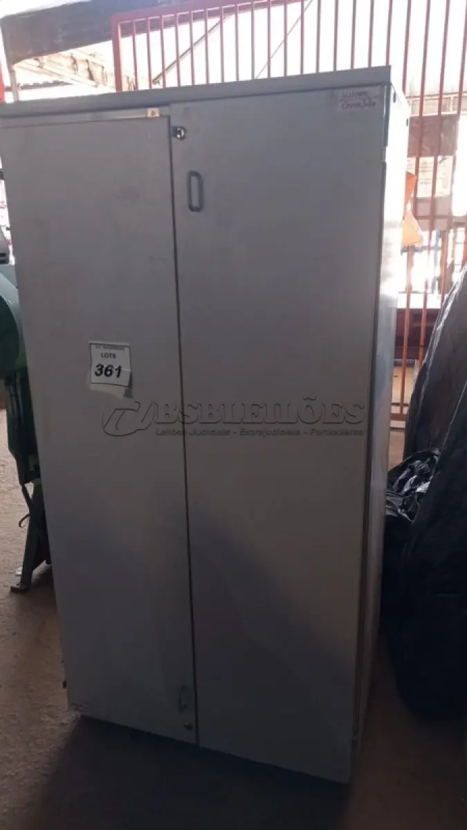 LOTE 361 - 01 ARMÁRIOS ALTO PARA PASTAS SUSPENSAS. (NO ESTADO) ATENÇÃO! FAZER A VISITAÇÃO ANTES DE ARREMATAR, NÃO SABEMOS SE FUNCIONA, LEILÃO NÃO TEM GARANTIA E NEM DEVOLUÇÃO, SUJEITO A POSSÍVEIS AVARIAS VISÍVEIS/OCULTAS E/OU AUSÊNCIA DE COMPONENTES.
