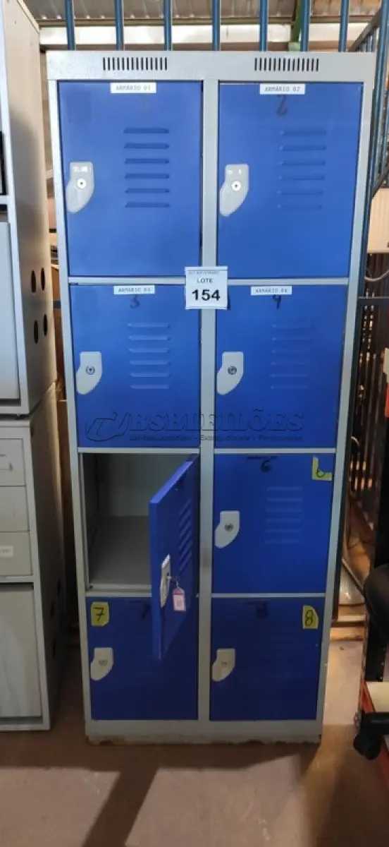 LOTE 154 - 01 ARMÁRIO DE AÇO COM 08 PORTAS. (NO ESTADO) ATENÇÃO! FAZER A VISITAÇÃO ANTES DE ARREMATAR, NÃO SABEMOS SE FUNCIONA, LEILÃO NÃO TEM GARANTIA E NEM DEVOLUÇÃO, SUJEITO A POSSÍVEIS AVARIAS VISÍVEIS/OCULTAS E/OU AUSÊNCIA DE COMPONENTES.