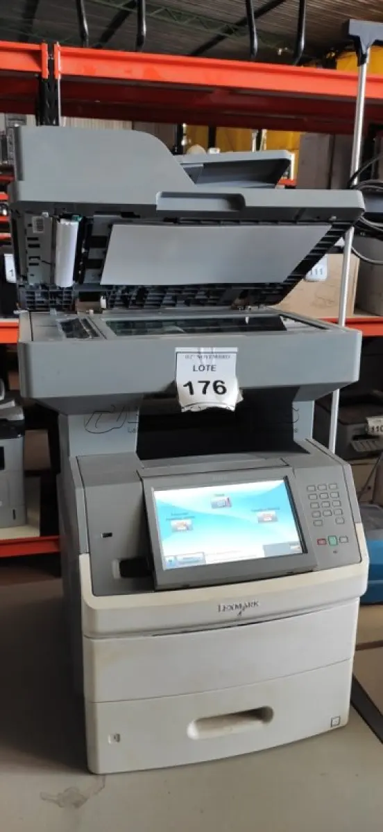 LOTE 176 - 01 IMPRESSORA MULTIFUNCIONAL MODELO X656DE MARCA LEXMARK. (NO ESTADO) ATENÇÃO! FAZER A VISITAÇÃO ANTES DE ARREMATAR, NÃO SABEMOS SE FUNCIONA, LEILÃO NÃO TEM GARANTIA E NEM DEVOLUÇÃO, SUJEITO A POSSÍVEIS AVARIAS VISÍVEIS/OCULTAS E/OU AUSÊNCIA DE COMPONENTES.
