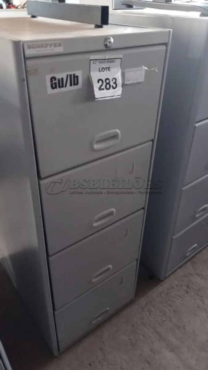 LOTE 283 - 01 ARQUIVO DE AÇO COM 04 GAVETAS. (NO ESTADO) ATENÇÃO! FAZER A VISITAÇÃO ANTES DE ARREMATAR, NÃO SABEMOS SE FUNCIONA, LEILÃO NÃO TEM GARANTIA E NEM DEVOLUÇÃO, SUJEITO A POSSÍVEIS AVARIAS VISÍVEIS/OCULTAS E/OU AUSÊNCIA DE COMPONENTES.