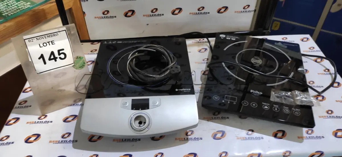 LOTE 145 - 02 FOGÕES DE INDUÇÃO MARCAS CADENCE E PHILCO. (NO ESTADO) ATENÇÃO! FAZER A VISITAÇÃO ANTES DE ARREMATAR, NÃO SABEMOS SE FUNCIONA, LEILÃO NÃO TEM GARANTIA E NEM DEVOLUÇÃO, SUJEITO A POSSÍVEIS AVARIAS VISÍVEIS/OCULTAS E/OU AUSÊNCIA DE COMPONENTES.