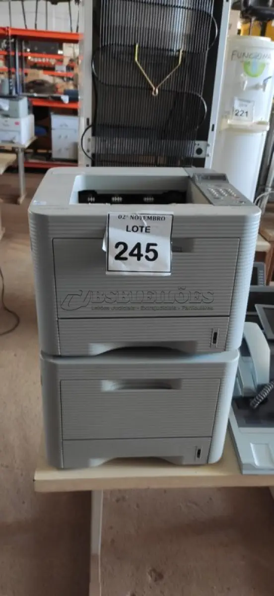 LOTE 245 - 02 IMPRESSORAS MODELO ML-3750ND MARCA SAMSUNG. (NO ESTADO) ATENÇÃO! FAZER A VISITAÇÃO ANTES DE ARREMATAR, NÃO SABEMOS SE FUNCIONA, LEILÃO NÃO TEM GARANTIA E NEM DEVOLUÇÃO, SUJEITO A POSSÍVEIS AVARIAS VISÍVEIS/OCULTAS E/OU AUSÊNCIA DE COMPONENTES.