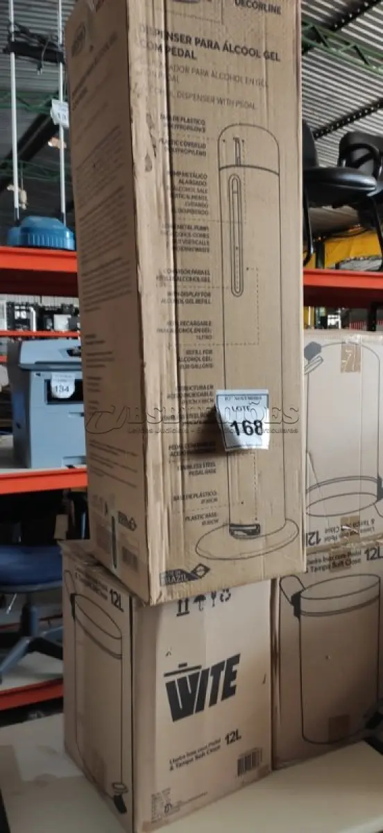 LOTE 168 - 03 LIXEIRAS INOX SEM TAMPA E 01 DISPENSE PARA ÁLCOOL EM GEL COM PEDAL. (NO ESTADO) ATENÇÃO! FAZER A VISITAÇÃO ANTES DE ARREMATAR, NÃO SABEMOS SE FUNCIONA, LEILÃO NÃO TEM GARANTIA E NEM DEVOLUÇÃO, SUJEITO A POSSÍVEIS AVARIAS VISÍVEIS/OCULTAS E/OU AUSÊNCIA DE COMPONENTES.