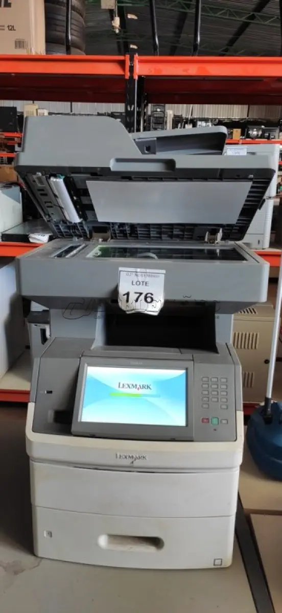 LOTE 176 - 01 IMPRESSORA MULTIFUNCIONAL MODELO X656DE MARCA LEXMARK. (NO ESTADO) ATENÇÃO! FAZER A VISITAÇÃO ANTES DE ARREMATAR, NÃO SABEMOS SE FUNCIONA, LEILÃO NÃO TEM GARANTIA E NEM DEVOLUÇÃO, SUJEITO A POSSÍVEIS AVARIAS VISÍVEIS/OCULTAS E/OU AUSÊNCIA DE COMPONENTES.