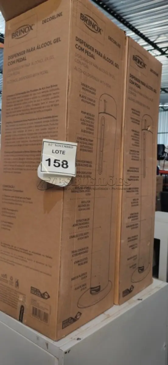 LOTE 158 - 02 DISPENSES PARA ÁLCOOL EM GEL COM PEDAL. (NO ESTADO) ATENÇÃO! FAZER A VISITAÇÃO ANTES DE ARREMATAR, NÃO SABEMOS SE FUNCIONA, LEILÃO NÃO TEM GARANTIA E NEM DEVOLUÇÃO, SUJEITO A POSSÍVEIS AVARIAS VISÍVEIS/OCULTAS E/OU AUSÊNCIA DE COMPONENTES.
