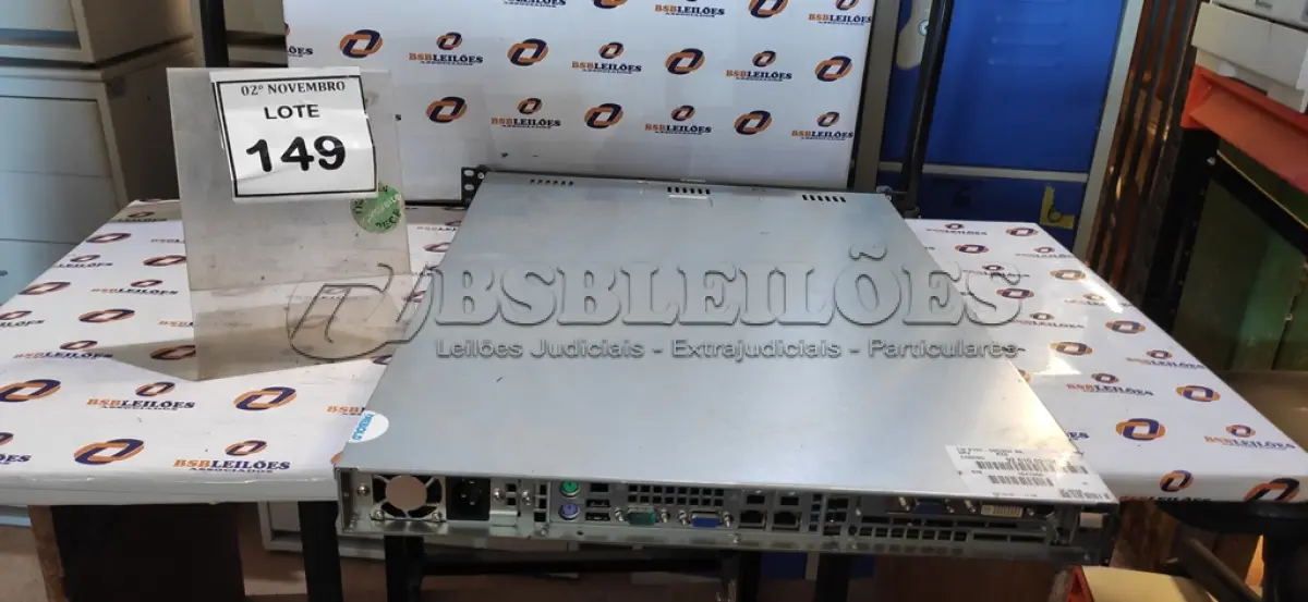 LOTE 149 - 01 SERVIDOR MARCA DIEBOLD. (NO ESTADO) ATENÇÃO! FAZER A VISITAÇÃO ANTES DE ARREMATAR, NÃO SABEMOS SE FUNCIONA, LEILÃO NÃO TEM GARANTIA E NEM DEVOLUÇÃO, SUJEITO A POSSÍVEIS AVARIAS VISÍVEIS/OCULTAS E/OU AUSÊNCIA DE COMPONENTES.