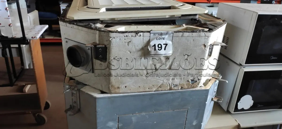 LOTE 197 - 02 EVAPORADORAS PARA RETIRADA DE PEÇAS. (NO ESTADO) ATENÇÃO! FAZER A VISITAÇÃO ANTES DE ARREMATAR, NÃO SABEMOS SE FUNCIONA, LEILÃO NÃO TEM GARANTIA E NEM DEVOLUÇÃO, SUJEITO A POSSÍVEIS AVARIAS VISÍVEIS/OCULTAS E/OU AUSÊNCIA DE COMPONENTES.
