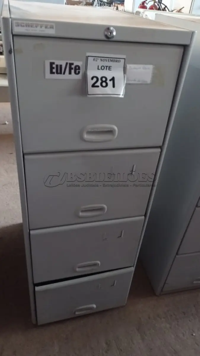 LOTE 281 - 01 ARQUIVO DE AÇO COM 04 GAVETAS. (NO ESTADO) ATENÇÃO! FAZER A VISITAÇÃO ANTES DE ARREMATAR, NÃO SABEMOS SE FUNCIONA, LEILÃO NÃO TEM GARANTIA E NEM DEVOLUÇÃO, SUJEITO A POSSÍVEIS AVARIAS VISÍVEIS/OCULTAS E/OU AUSÊNCIA DE COMPONENTES.