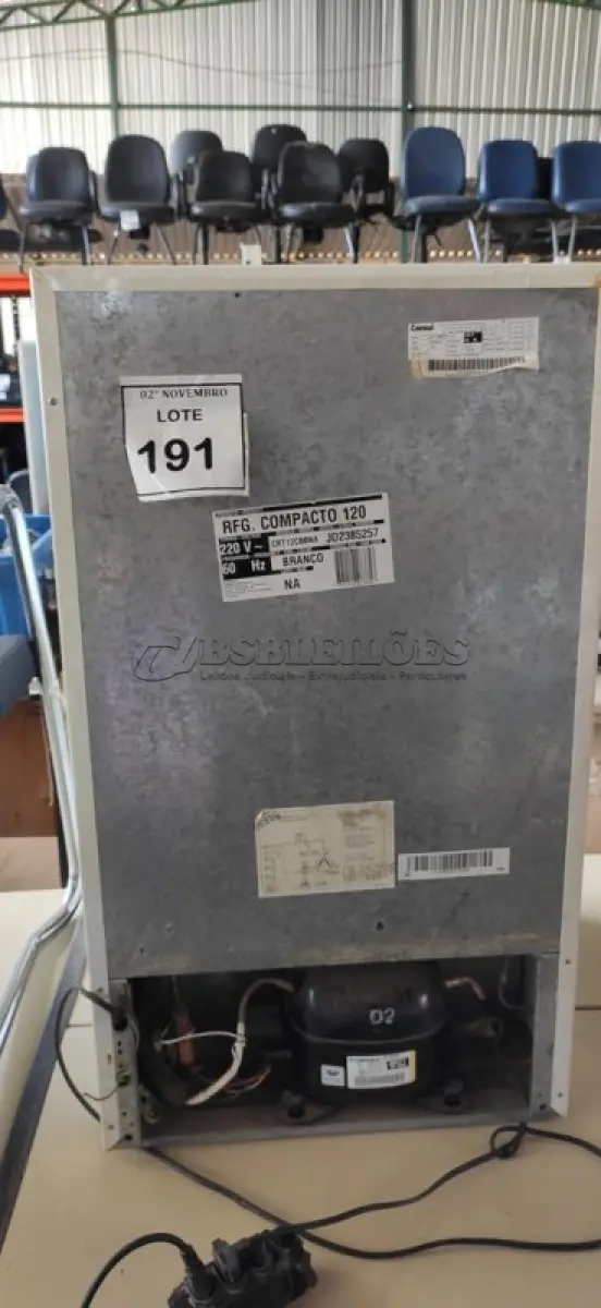 LOTE 191 - 01 FRIGOBAR 220V MARCA CONSUL. (NO ESTADO) ATENÇÃO! FAZER A VISITAÇÃO ANTES DE ARREMATAR, NÃO SABEMOS SE FUNCIONA, LEILÃO NÃO TEM GARANTIA E NEM DEVOLUÇÃO, SUJEITO A POSSÍVEIS AVARIAS VISÍVEIS/OCULTAS E/OU AUSÊNCIA DE COMPONENTES.