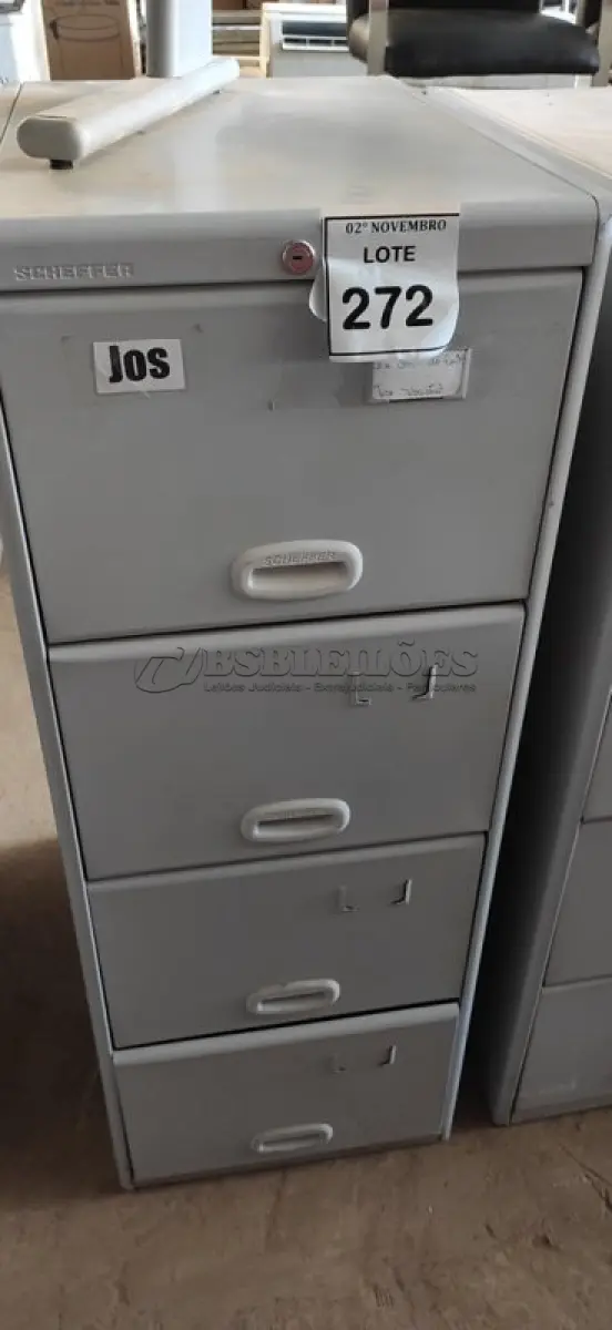 LOTE 272 - 01 ARQUIVO DE AÇO COM 04 GAVETAS. (NO ESTADO) ATENÇÃO! FAZER A VISITAÇÃO ANTES DE ARREMATAR, NÃO SABEMOS SE FUNCIONA, LEILÃO NÃO TEM GARANTIA E NEM DEVOLUÇÃO, SUJEITO A POSSÍVEIS AVARIAS VISÍVEIS/OCULTAS E/OU AUSÊNCIA DE COMPONENTES.