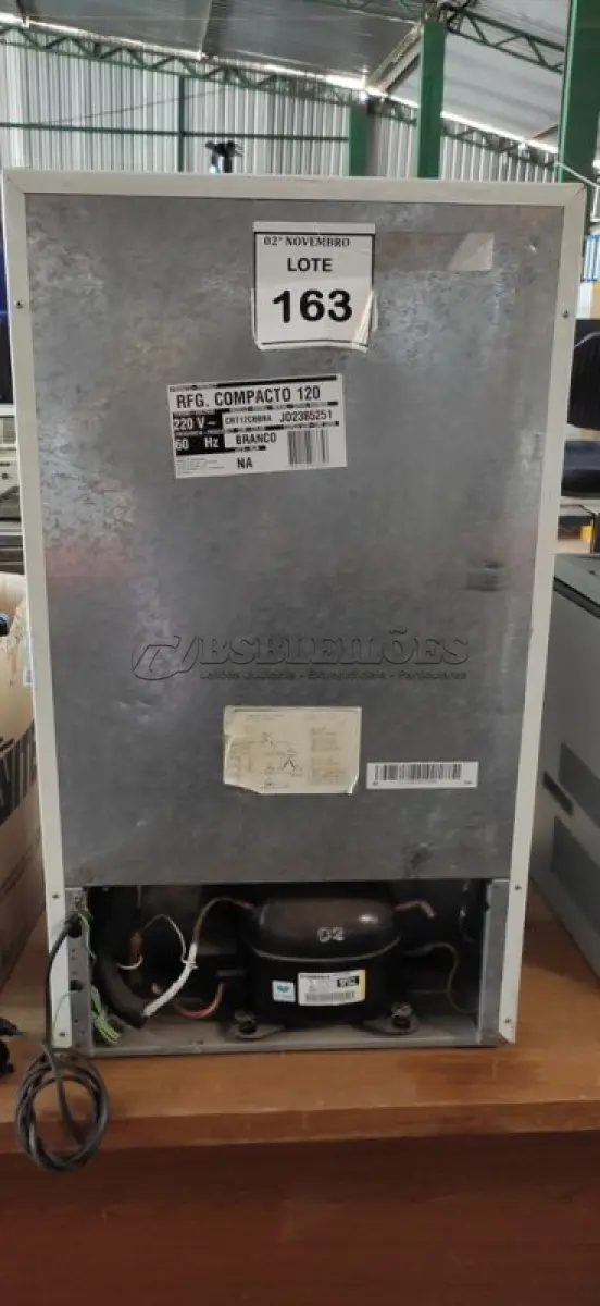 LOTE 163 - 01 FRIGOBAR 220V MARCA CONSUL. (NO ESTADO) ATENÇÃO! FAZER A VISITAÇÃO ANTES DE ARREMATAR, NÃO SABEMOS SE FUNCIONA, LEILÃO NÃO TEM GARANTIA E NEM DEVOLUÇÃO, SUJEITO A POSSÍVEIS AVARIAS VISÍVEIS/OCULTAS E/OU AUSÊNCIA DE COMPONENTES.