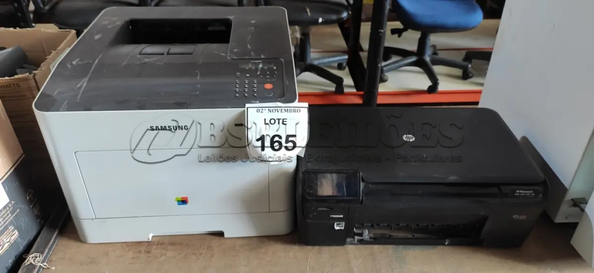 LOTE 165 - 02 IMPRESSORAS MARCAS SAMSUNG E HP. (NO ESTADO) ATENÇÃO! FAZER A VISITAÇÃO ANTES DE ARREMATAR, NÃO SABEMOS SE FUNCIONA, LEILÃO NÃO TEM GARANTIA E NEM DEVOLUÇÃO, SUJEITO A POSSÍVEIS AVARIAS VISÍVEIS/OCULTAS E/OU AUSÊNCIA DE COMPONENTES.