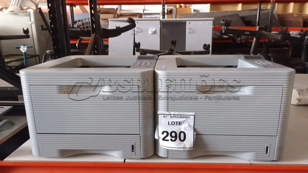 LOTE 290 - 02 IMPRESSORAS MODELO ML-3750ND MARCA SAMSUNG. (NO ESTADO) ATENÇÃO! FAZER A VISITAÇÃO ANTES DE ARREMATAR, NÃO SABEMOS SE FUNCIONA, LEILÃO NÃO TEM GARANTIA E NEM DEVOLUÇÃO, SUJEITO A POSSÍVEIS AVARIAS VISÍVEIS/OCULTAS E/OU AUSÊNCIA DE COMPONENTES.