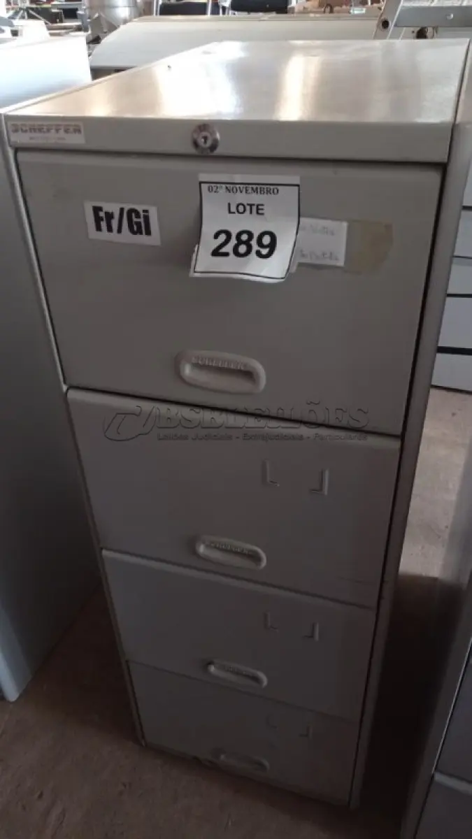 LOTE 289 - 01 ARQUIVO DE AÇO COM 04 GAVETAS. (NO ESTADO) ATENÇÃO! FAZER A VISITAÇÃO ANTES DE ARREMATAR, NÃO SABEMOS SE FUNCIONA, LEILÃO NÃO TEM GARANTIA E NEM DEVOLUÇÃO, SUJEITO A POSSÍVEIS AVARIAS VISÍVEIS/OCULTAS E/OU AUSÊNCIA DE COMPONENTES.
