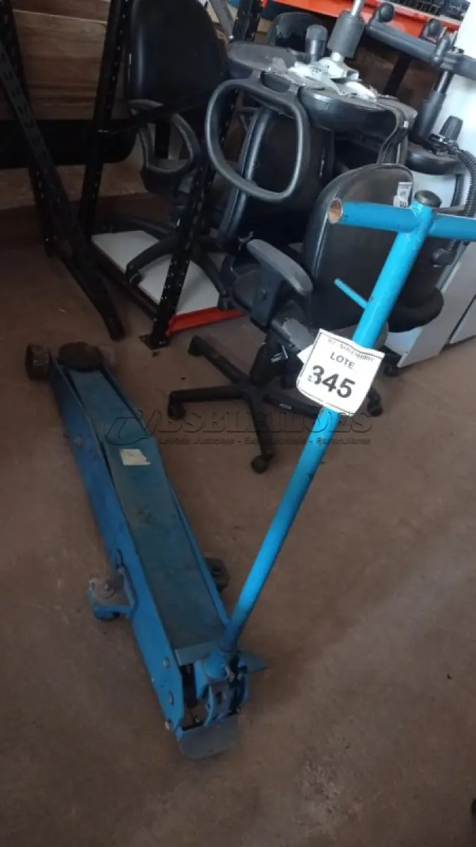 LOTE 345 - 01 MACACO JACARÉ NA COR AZUL. (NO ESTADO) ATENÇÃO! FAZER A VISITAÇÃO ANTES DE ARREMATAR, NÃO SABEMOS SE FUNCIONA, LEILÃO NÃO TEM GARANTIA E NEM DEVOLUÇÃO, SUJEITO A POSSÍVEIS AVARIAS VISÍVEIS/OCULTAS E/OU AUSÊNCIA DE COMPONENTES.