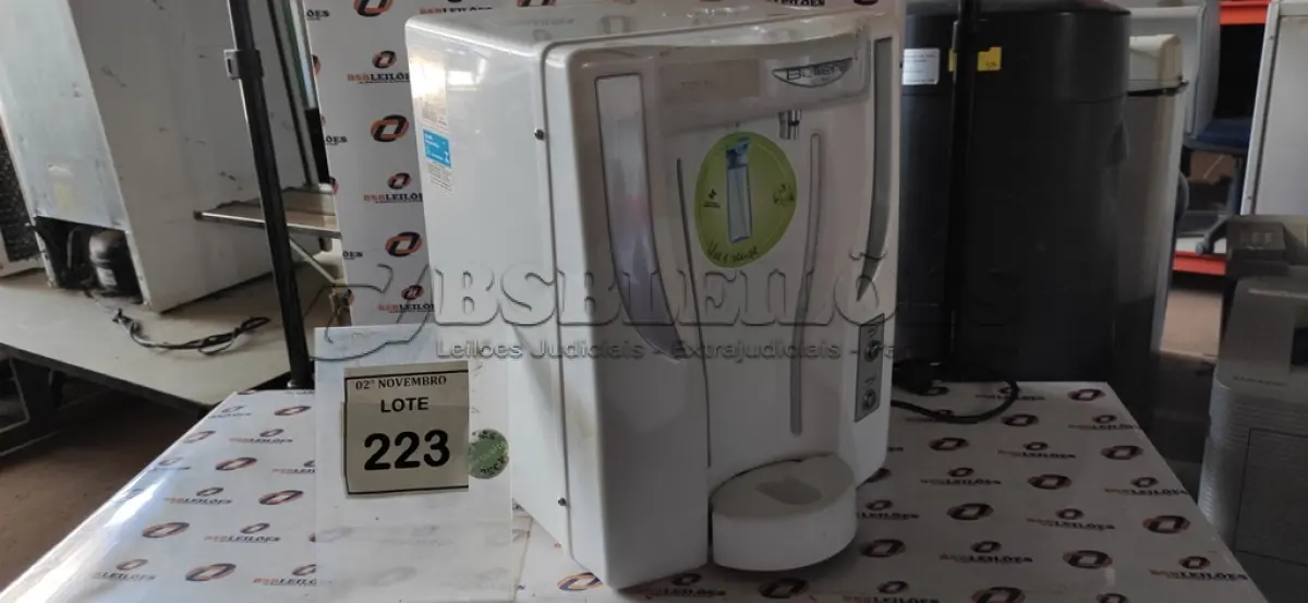 LOTE 223 - 01 PURIFICADOR DE ÁGUA MARCA BELLIERE. (NO ESTADO) ATENÇÃO! FAZER A VISITAÇÃO ANTES DE ARREMATAR, NÃO SABEMOS SE FUNCIONA, LEILÃO NÃO TEM GARANTIA E NEM DEVOLUÇÃO, SUJEITO A POSSÍVEIS AVARIAS VISÍVEIS/OCULTAS E/OU AUSÊNCIA DE COMPONENTES.