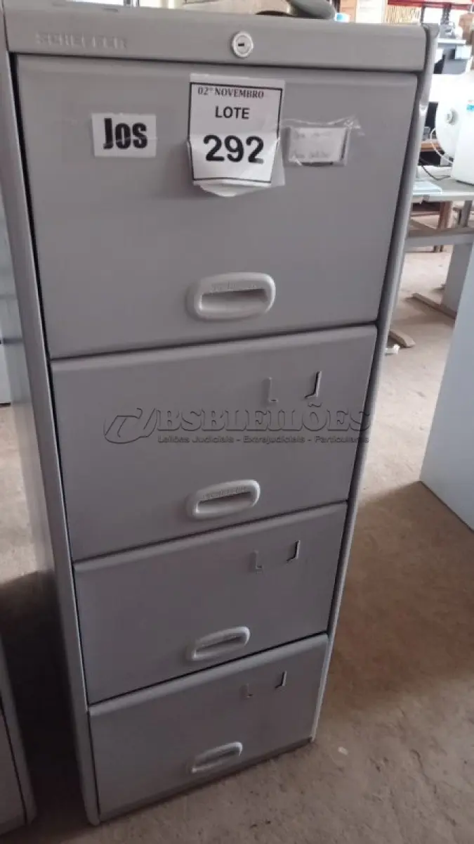 LOTE 292 - 01 ARQUIVO DE AÇO COM 04 GAVETAS. (NO ESTADO) ATENÇÃO! FAZER A VISITAÇÃO ANTES DE ARREMATAR, NÃO SABEMOS SE FUNCIONA, LEILÃO NÃO TEM GARANTIA E NEM DEVOLUÇÃO, SUJEITO A POSSÍVEIS AVARIAS VISÍVEIS/OCULTAS E/OU AUSÊNCIA DE COMPONENTES.