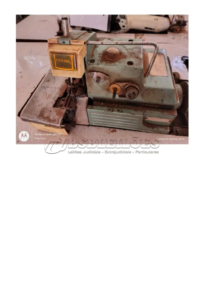 LOTE 074 - 03 MÁQUINAS DE COSTURA INDUSTRIAL, SENDO 01 OVERLOK, C/ MOTOR TRIFÁSICO C/5000 RPM, 01 AGULHA. LUBRIFICAÇÃO AUTOMÁTICA, MESA. MARCA FEIYING; 01 SUN ESPECILA - TRAVETE, CORTE DE LINHA ELEVANT. DE CALÇADOR SINCRONIZ, LUBRIF, AUTOM. CENTR. E DISTRIB. ATRAVES DE PAVIOS, BIVOLT E 01 RETA, COM LUBRIFICAÇÃO AUTOMÁTICA, ALTA ROTAÇÃO, MOTOR DE 5000 A 6000 RPM, COM MESA, MOD.5590 MARCA GENSY. (NO ESTADO DE CONSERVAÇÃO QUE SE ENCONTRAM);