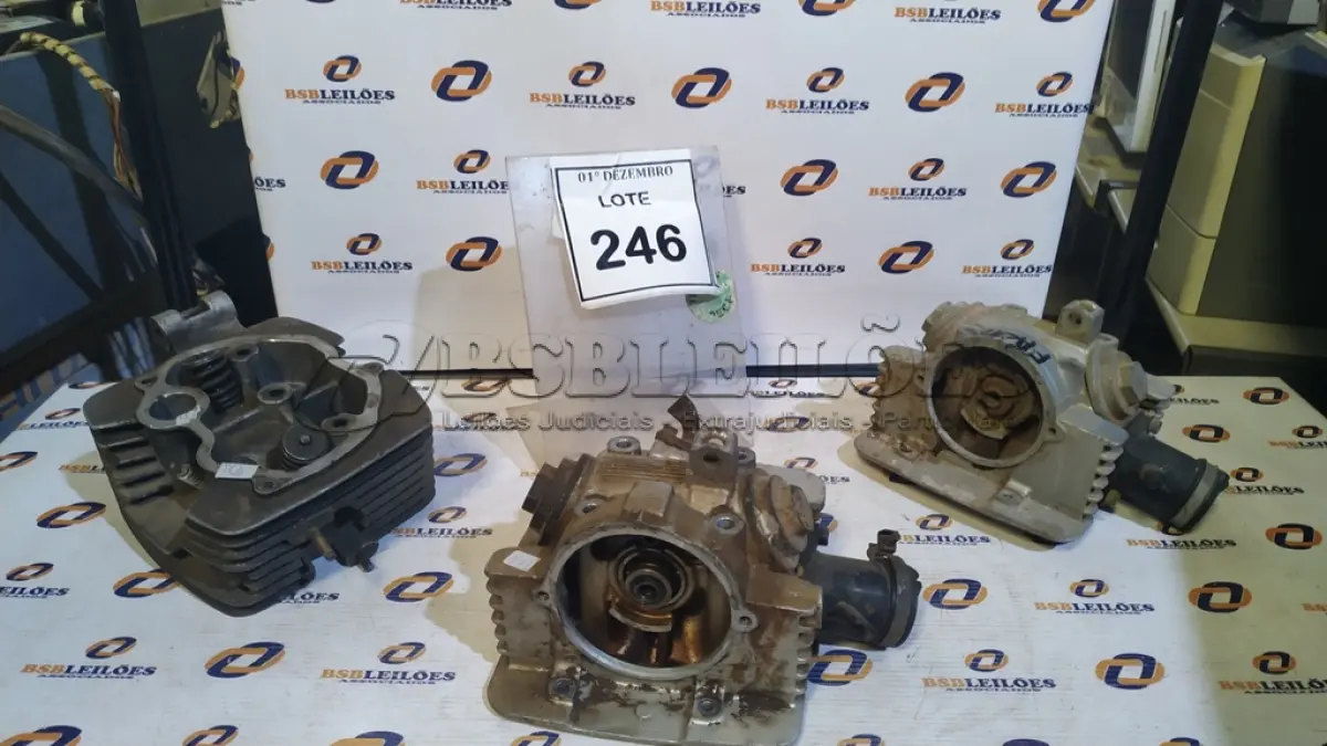 LOTE 246 - 03 CABEÇOTES DE MOTO HONDA. (NO ESTADO) ATENÇÃO! FAZER A VISITAÇÃO ANTES DE ARREMATAR, NÃO SABEMOS SE FUNCIONA, LEILÃO NÃO TEM GARANTIA E NEM DEVOLUÇÃO, SUJEITO A POSSÍVEIS AVARIAS VISÍVEIS/OCULTAS E/OU AUSÊNCIA DE COMPONENTES.