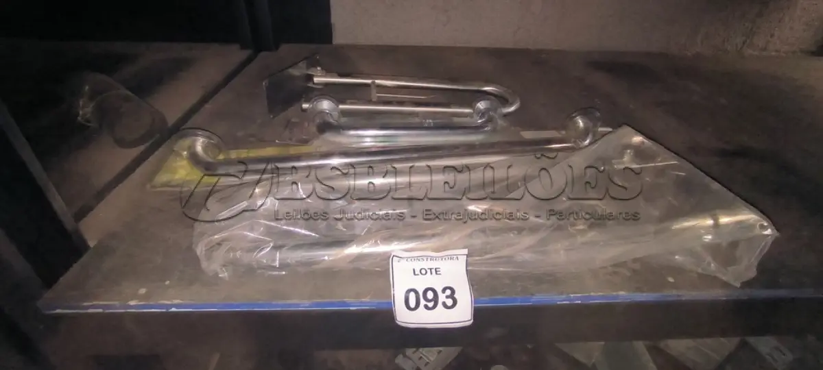 LOTE 093 - 04 BARRAS DE APOIO. (NO ESTADO) ATENÇÃO! FAZER A VISITAÇÃO ANTES DE ARREMATAR, NÃO SABEMOS SE FUNCIONA, LEILÃO NÃO TEM GARANTIA E NEM DEVOLUÇÃO, SUJEITO A POSSÍVEIS AVARIAS VISÍVEIS/OCULTAS E/OU AUSÊNCIA DE COMPONENTES.