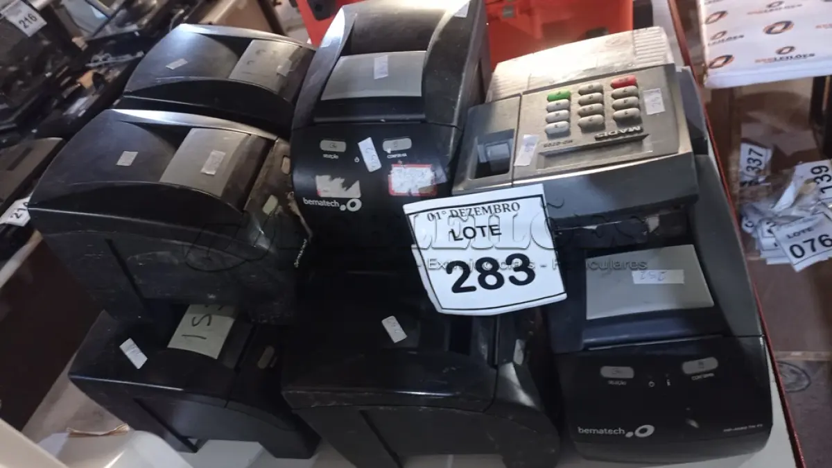 LOTE 283 - 11 IMPRESSORAS DE CUPOM PARA RETIRADA DE PEÇAS MARCA BEMATECH E 01 RELÓGIO DE PONTO. (NO ESTADO) ATENÇÃO! FAZER A VISITAÇÃO ANTES DE ARREMATAR, NÃO SABEMOS SE FUNCIONA, LEILÃO NÃO TEM GARANTIA E NEM DEVOLUÇÃO, SUJEITO A POSSÍVEIS AVARIAS VISÍVEIS/OCULTAS E/OU AUSÊNCIA DE COMPONENTES.