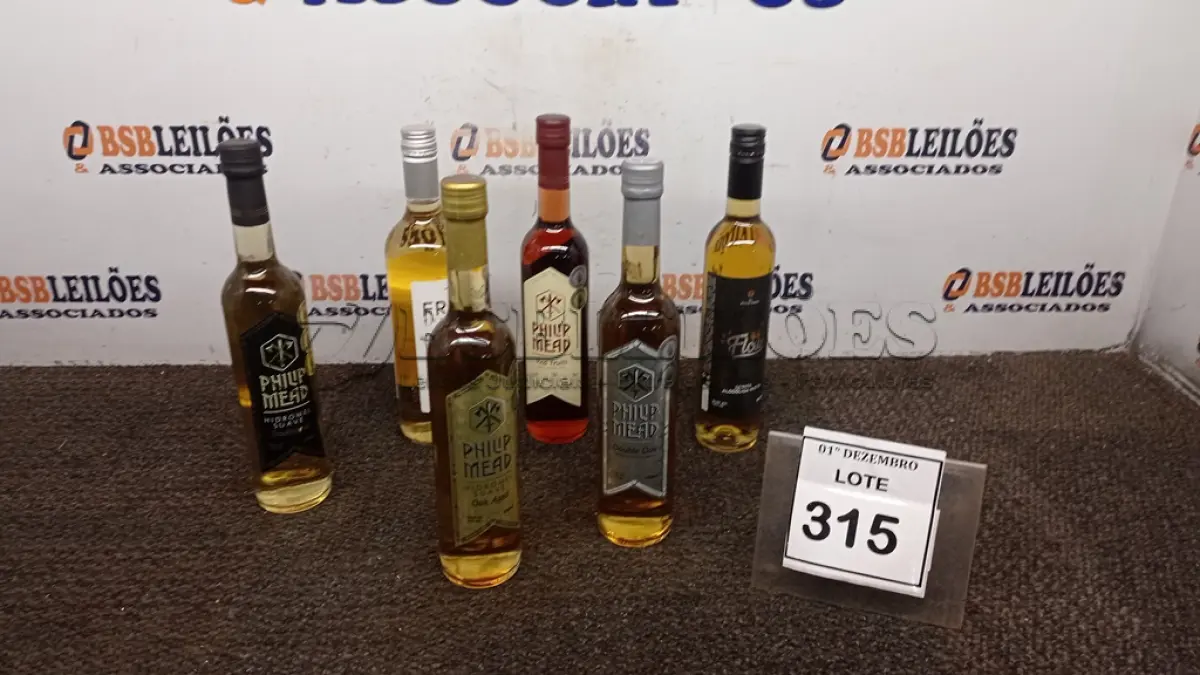 LOTE 315 - 06 GARRAFAS DE HIDROMEL DA MARCA PHILIP MEAD DE 500ML E 750ML SABORES DIVERSOS. (NO ESTADO) ATENÇÃO! FAZER A VISITAÇÃO ANTES DE ARREMATAR, NÃO SABEMOS SE FUNCIONA, LEILÃO NÃO TEM GARANTIA E NEM DEVOLUÇÃO, SUJEITO A POSSÍVEIS AVARIAS VISÍVEIS/OCULTAS E/OU AUSÊNCIA DE COMPONENTES.