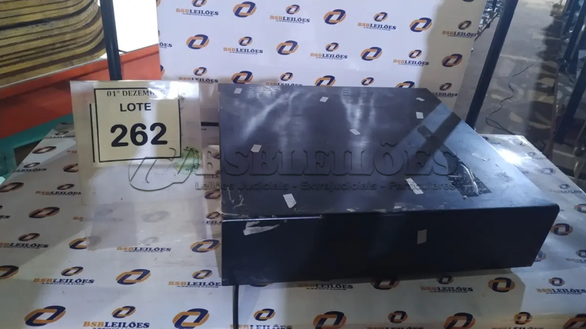 LOTE 262 - 01 GAVETA DE DINHEIRO. (NO ESTADO) ATENÇÃO! FAZER A VISITAÇÃO ANTES DE ARREMATAR, NÃO SABEMOS SE FUNCIONA, LEILÃO NÃO TEM GARANTIA E NEM DEVOLUÇÃO, SUJEITO A POSSÍVEIS AVARIAS VISÍVEIS/OCULTAS E/OU AUSÊNCIA DE COMPONENTES.