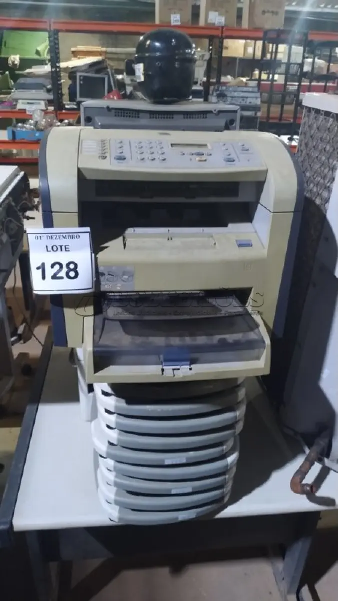 LOTE 128 - 01 MONITOR MODELO TRITON MARCA SONY, 01 IMPRESSORA MARCA HP, 01 IMPRESSORA MARCA LEXMARK E 10 BALANÇAS CORPORAIS. (NO ESTADO) ATENÇÃO! FAZER A VISITAÇÃO ANTES DE ARREMATAR, NÃO SABEMOS SE FUNCIONA, LEILÃO NÃO TEM GARANTIA E NEM DEVOLUÇÃO, SUJEITO A POSSÍVEIS AVARIAS VISÍVEIS/OCULTAS E/OU AUSÊNCIA DE COMPONENTES.