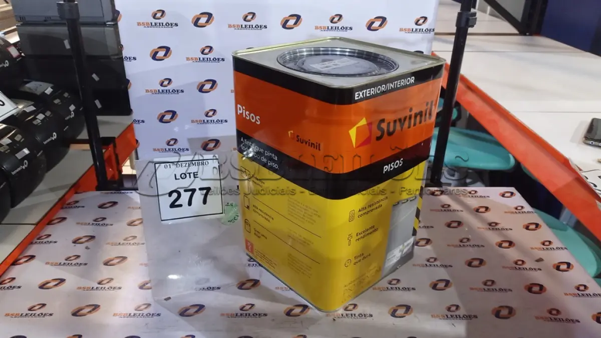 LOTE 277 - 01 TINTA DE PISOS EXTERIOR NA COR FOSCO CINZA ESCURO MARCA SUVINIL. (NO ESTADO) ATENÇÃO! FAZER A VISITAÇÃO ANTES DE ARREMATAR, NÃO SABEMOS SE FUNCIONA, LEILÃO NÃO TEM GARANTIA E NEM DEVOLUÇÃO, SUJEITO A POSSÍVEIS AVARIAS VISÍVEIS/OCULTAS E/OU AUSÊNCIA DE COMPONENTES.