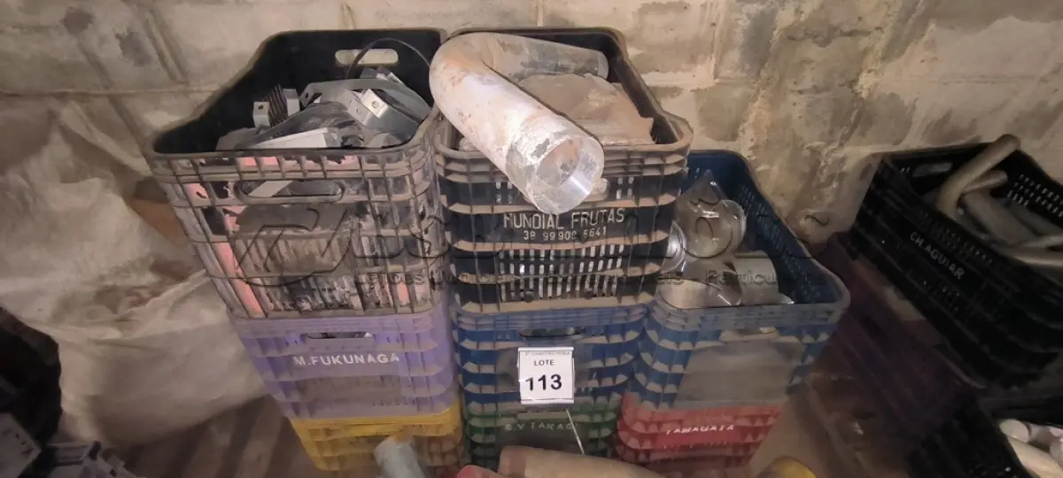LOTE 113 - 01 LOTE COM MATERIAS HIDRÁULICOS E ELÉTRICOS DIVERSOS, 01 SACO COM DUTOS DE VENTILAÇÃO E BOTAS EMBORRACHADAS. (CAIXA ORGANIZADORA NAO INCLUSA) . (NO ESTADO) ATENÇÃO! FAZER A ANTES DE ARREMATAR, NÃO SABEMOS SE FUNCIONA, LEILÃO NÃO TEM GARANTIA E NEM DEVOLUÇÃO, SUJEITO A POSSÍVEIS AVARIAS VISÍVEIS/OCULTAS E/OU AUSÊNCIA DE COMPONENTES. VISITAÇÃO