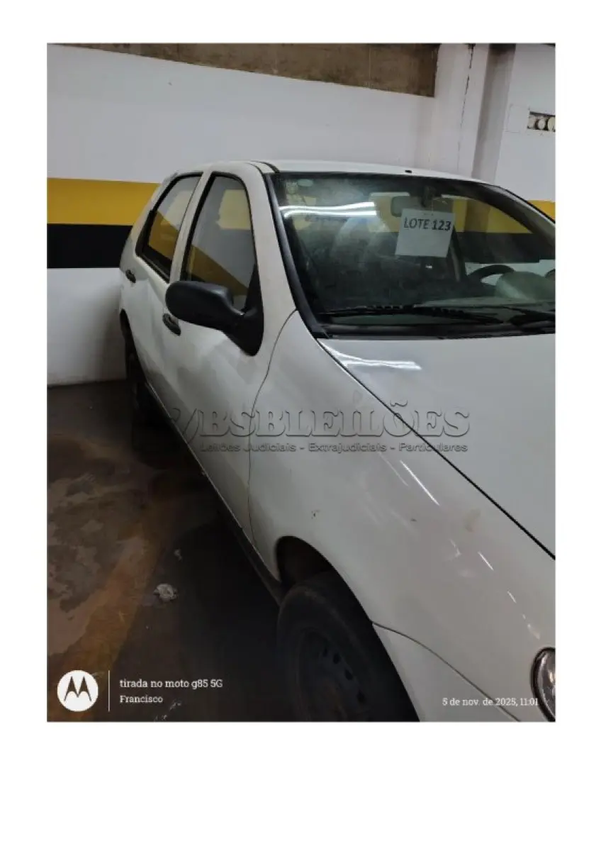 LOTE 123 - 01 VEÍCULO MARCA FIAT, MODELO PALIO 1.4 FLEX, FABRICAÇÃO 2005 ALCOOL/GASOLINA, 80CV, 5 MARCHAS 4 PORTAS COR BRANCA, PLACA: JFQ-9865 – RENAVAM 00858135078 – CHASSI Nº 9BD17140A62628372. (NO ESTADO DE CONSERVAÇÃO QUE SE ENCONTRA)