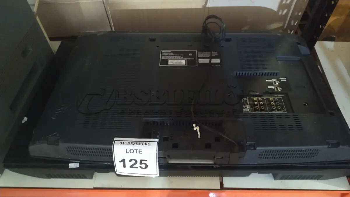 LOTE 125 - 02 TVS LCD DE 32’’ E 40’’ MARCA PANASONIC. (NO ESTADO) ATENÇÃO! FAZER A VISITAÇÃO ANTES DE ARREMATAR, NÃO SABEMOS SE FUNCIONA, LEILÃO NÃO TEM GARANTIA E NEM DEVOLUÇÃO, SUJEITO A POSSÍVEIS AVARIAS VISÍVEIS/OCULTAS E/OU AUSÊNCIA DE COMPONENTES.