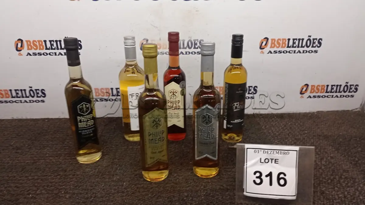 LOTE 316 - 06 GARRAFAS DE HIDROMEL DA MARCA PHILIP MEAD DE 500ML E 750ML SABORES DIVERSOS. (NO ESTADO) ATENÇÃO! FAZER A VISITAÇÃO ANTES DE ARREMATAR, NÃO SABEMOS SE FUNCIONA, LEILÃO NÃO TEM GARANTIA E NEM DEVOLUÇÃO, SUJEITO A POSSÍVEIS AVARIAS VISÍVEIS/OCULTAS E/OU AUSÊNCIA DE COMPONENTES.